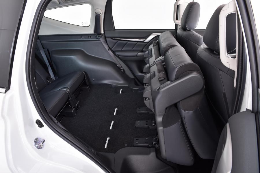 Интерьер Mitsubishi Pajero Sport 2017 года  (ZA) (фото 22 из 29)